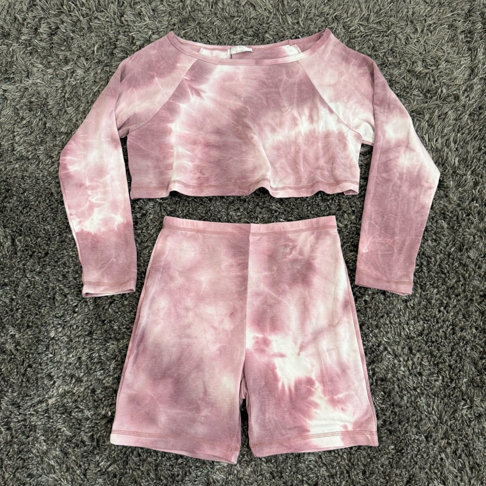 Woman’s Tie-Dye Crop Top and Shorts Set in Pink/White, Size L